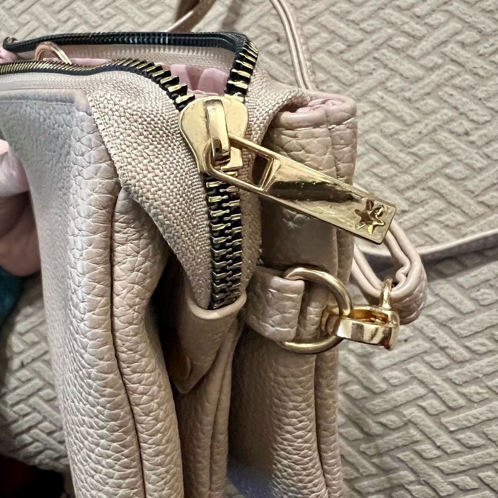 Kedzie Crossbody Purse - Picture 5 of 7